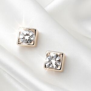 Elegant Gold Stud Earrings with Rhinestone Crystal